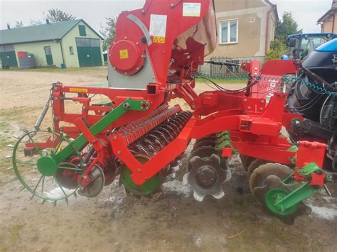 agregat uprawowo-siewny Unia Kos z siewnikiem do poplonów w akcji