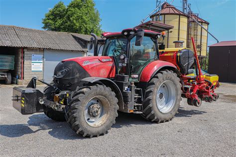 Zdjęcie ciągnika Case IH Puma 150 w pracy polowej