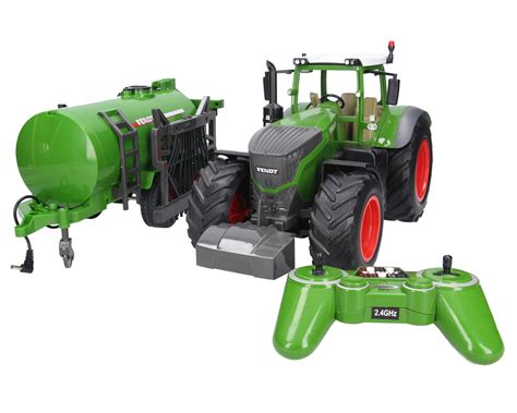 Zdalnie sterowany traktor Fendt z wozem asenizacyjnym