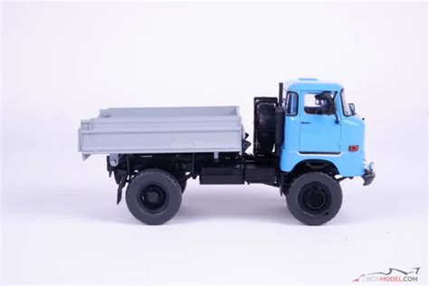 Słynny model IFA W50, często spotykany na drogach