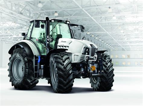 Nowoczesny traktor Lamborghini Trattori