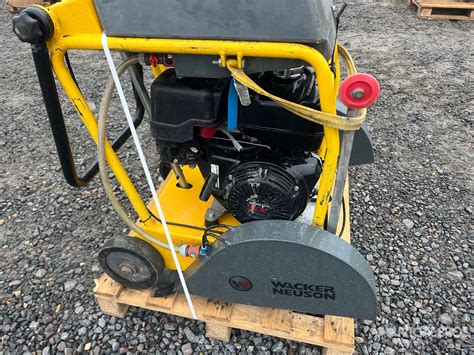Thematic photo of Wacker Neuson asphalt saw in action