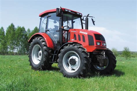 zdjęcie kabiny ciągnika Farmer F4-6258