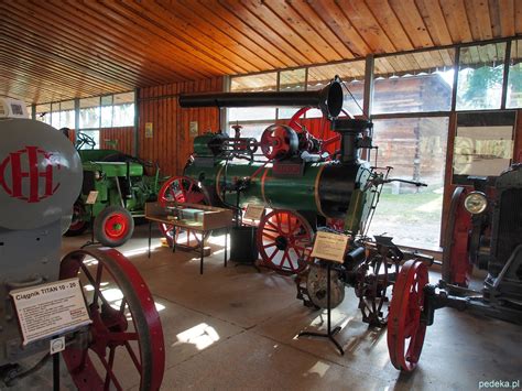 zdjęcie Ursusa C45 ze zbiorów Muzeum Rolnictwa w Ciechanowcu