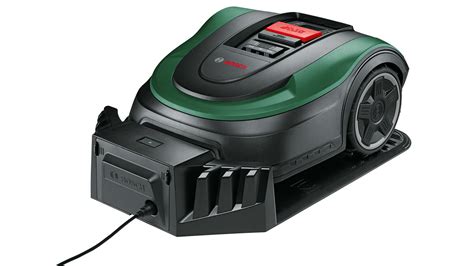 zdjęcie kosiarki Bosch Indego M 700 w stacji dokującej