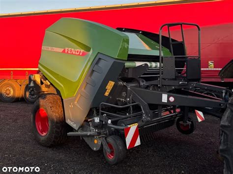 Prasa rolująca Fendt Rotana w pracy