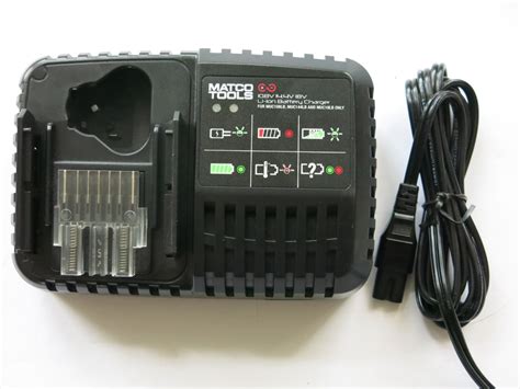 Photo of a universal Murray 18V battery and charger