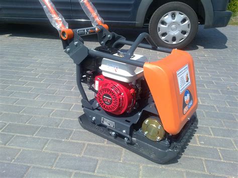 Zagęszczarka płytowa Belle PCX 13/40 w akcji