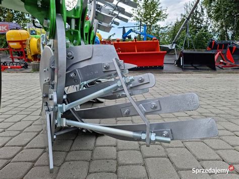 infografika przedstawiająca budowę korpusu płużnego Bomet U068/3 z elementami roboczymi Ofas