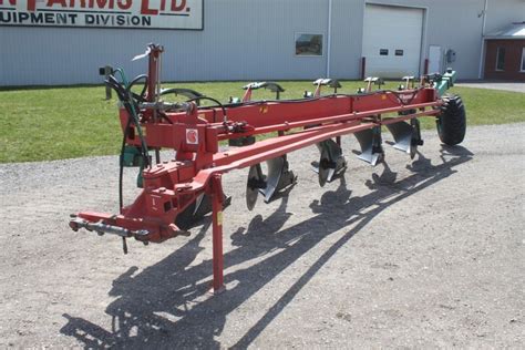 Thematic photo of a Kverneland plow in a field