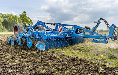Detailed close-up of Lemken Rubin 10 DuraMaxx disc harrow with overload protection