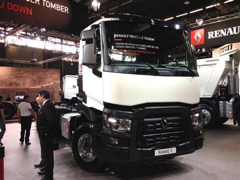 Thematic photo of a Renault T series semi-trailer tractor on a highway