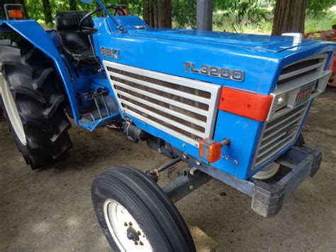 zdjęcie ciągnika Iseki TL3200