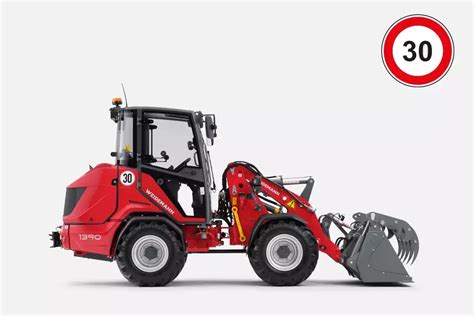 Infographic or diagram showing the technical specifications of Weidemann Hoftrac 1390, including turning radius, lift capacity, and height