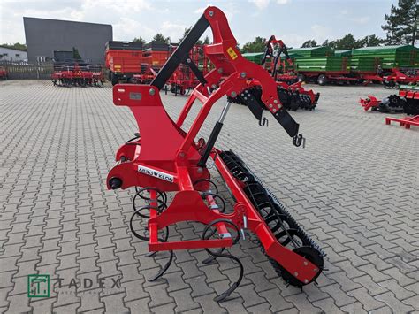 Agregat Agro-Klon gruber z widocznymi zębami i wałem