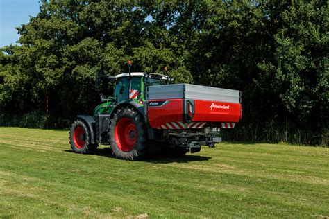 Infographic showing the 3D pattern measurement in Kverneland spreader competence center