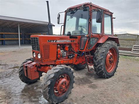 Ciągnik MTZ-82 w trakcie pracy