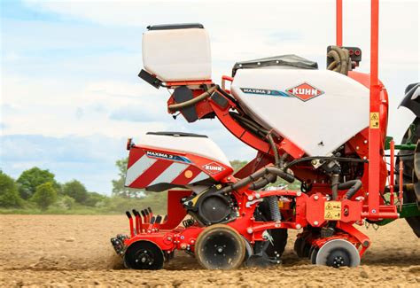 Thematic photo of a KUHN seeder in the field