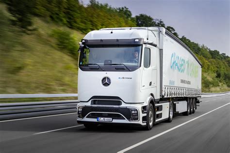 Mercedes eActros 600 - elektryczny ciągnik siodłowy z dużą baterią
