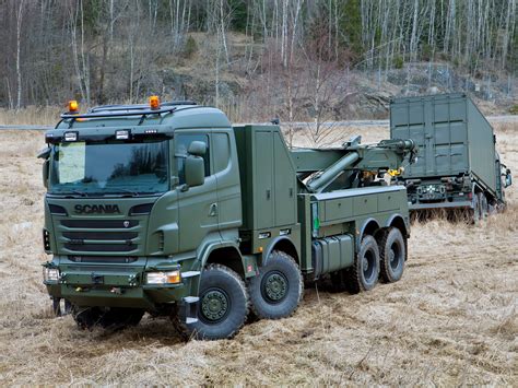 Scania R 730 8x8 w warunkach polowych