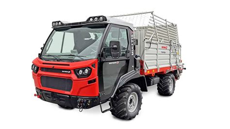 Photo of Reform Muli municipal vehicle with different attachments