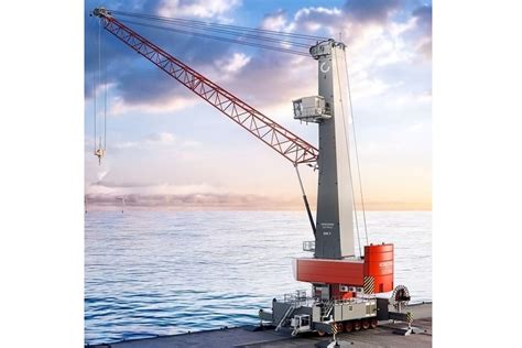 Mobilny żuraw portowy Konecranes Gottwald w akcji przeładunkowej