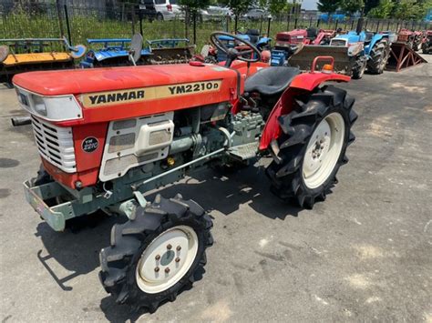 Zdjęcie ciągnika rolniczego Yanmar YM2210D