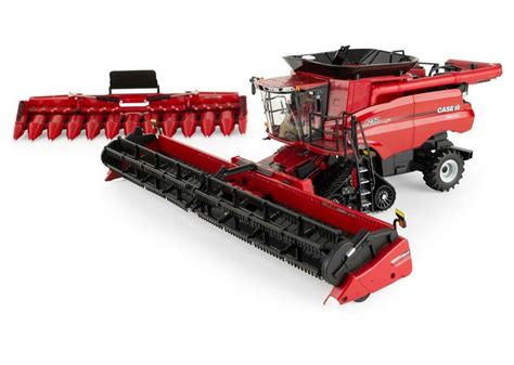 zdjęcie kombajnu Case IH na gąsienicach