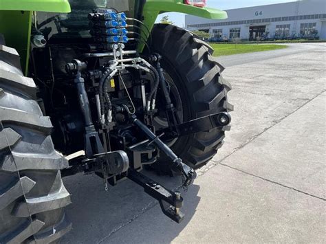 Infographics showing the hydraulic system of a mini tractor