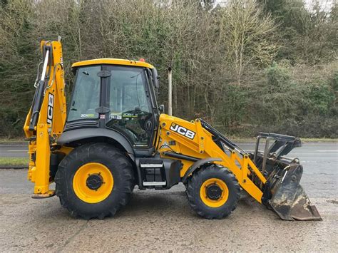 infografika prezentująca schemat punktów serwisowych JCB 3CX