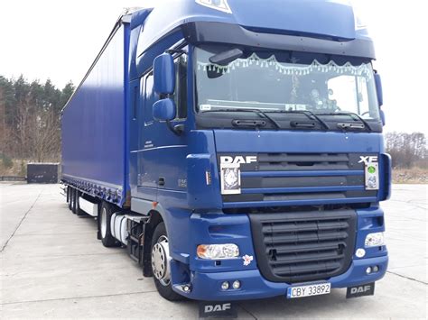 zdjęcie DAF XF 105 na trasie, z widoczną kabiną Space Cab