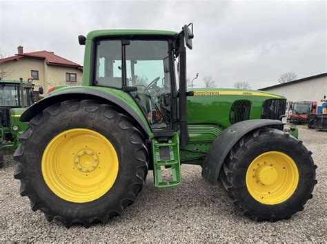 Zdjęcie ciągnika John Deere 6820 lub 6920