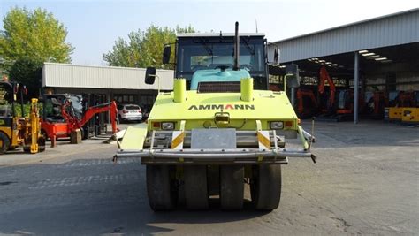 Zdjęcie walca Ammann AP 240 w pracy