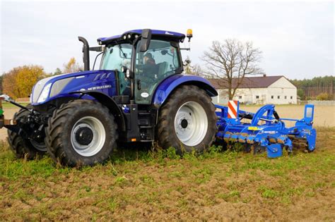 Ciągnik New Holland T6 Blue Power z eleganckim wzornictwem