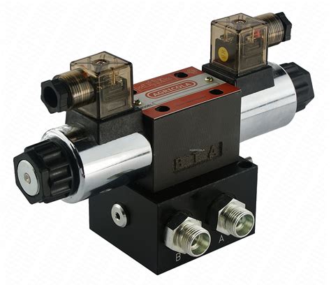 Zdjęcie rozdzielacza hydraulicznego z elektrozaworami