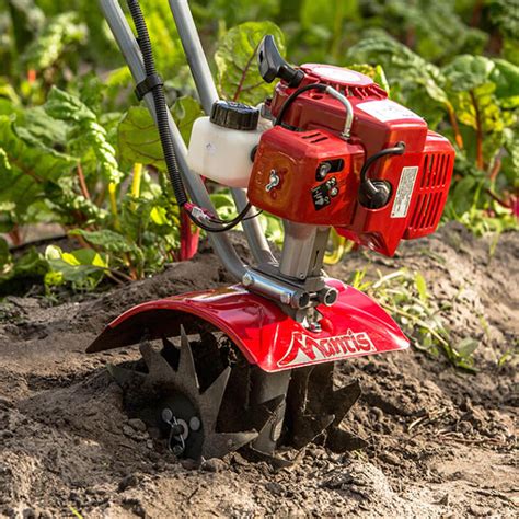 Zdjęcie glebogryzarki Mantis 7926 4-Cycle Tiller w akcji