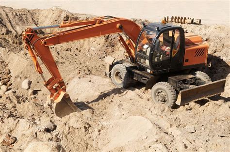 zdjęcie koparki kołowej Terex w akcji na placu budowy