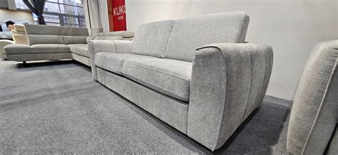 Zbliżenie na stopę zagęszczarki wykonaną z materiału odpornego na ścieranie ze stalową wkładką